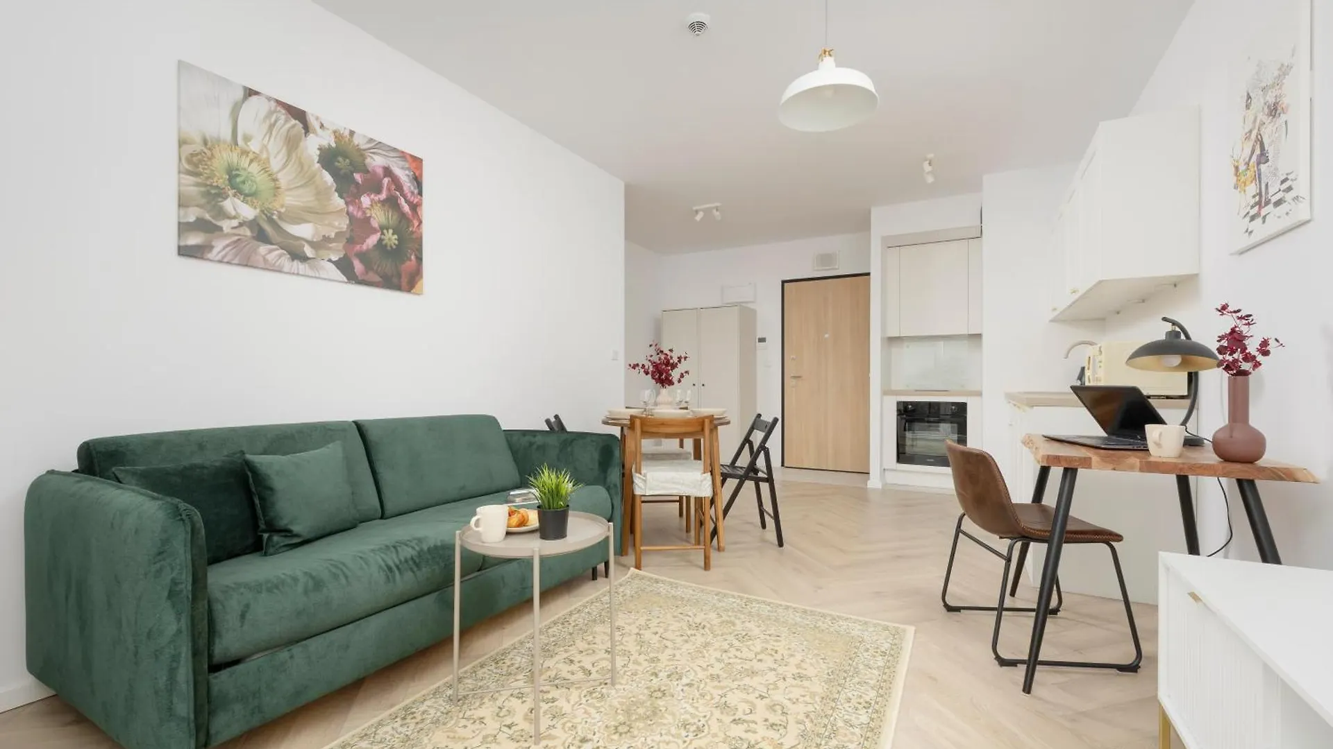 Modern Apartment With Balcony Near Aleje Jerozolimskie By Noclegi Renters Warsaw
