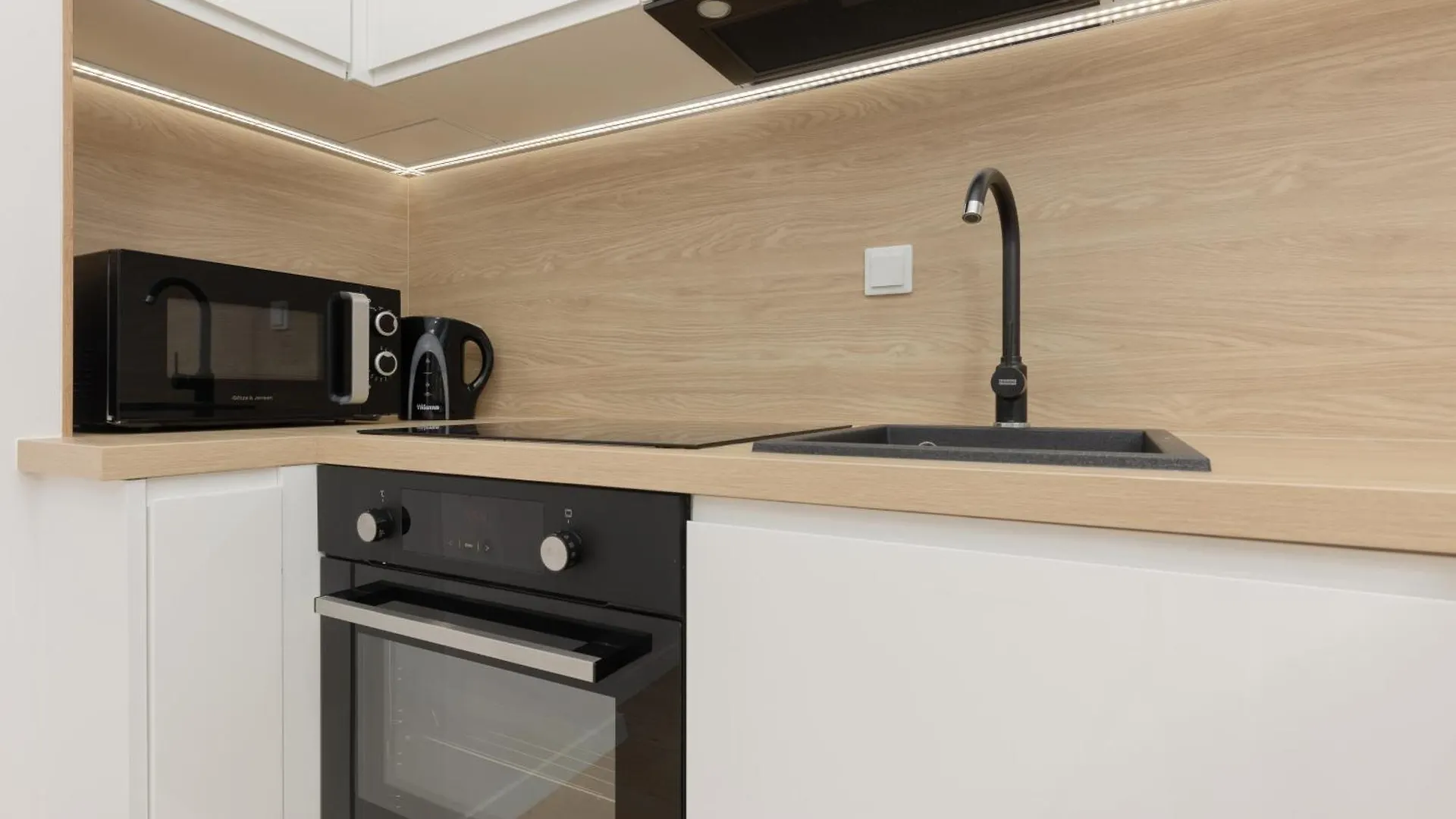 Modern Apartment With Balcony Near Aleje Jerozolimskie By Noclegi Renters Warsaw 0*,